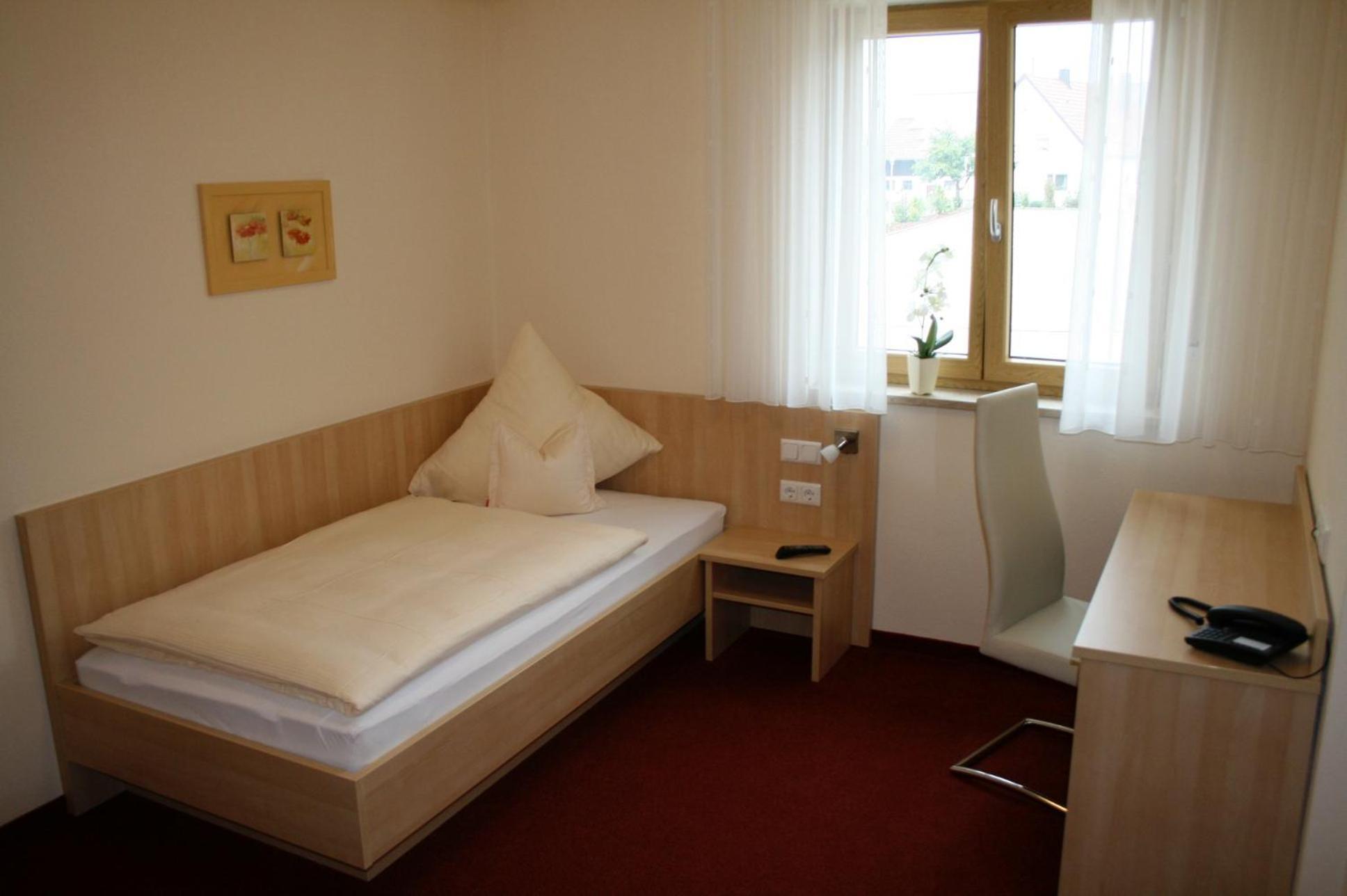 Landhotel Winter Affing ภายนอก รูปภาพ